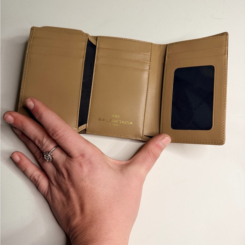 Balenciaga Tan Croc-Embossed Wallet - Picture 7 of 8